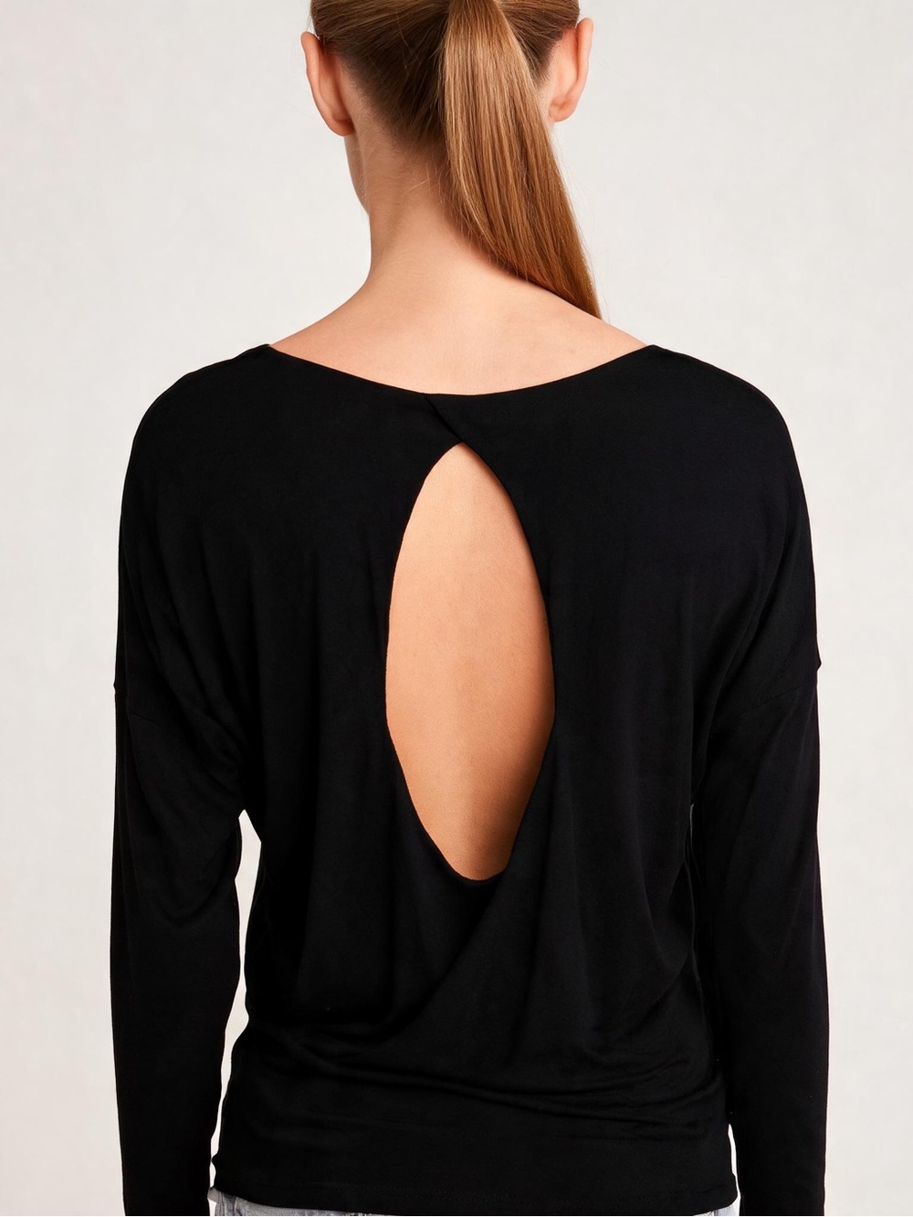 Whisper Black Active Top with keyhole back